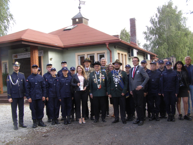 OLYMPUS DIGITAL CAMERA